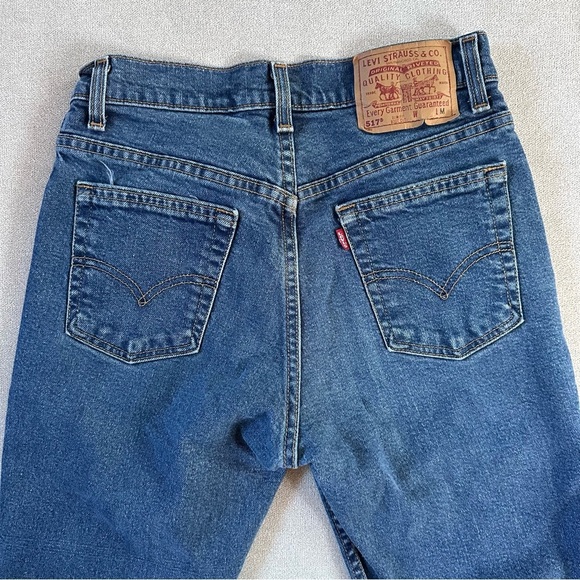 Vintage Levi’s 517 Slim Bootcut Jeans. Size 7. Medium wash. - Picture 4 of 10